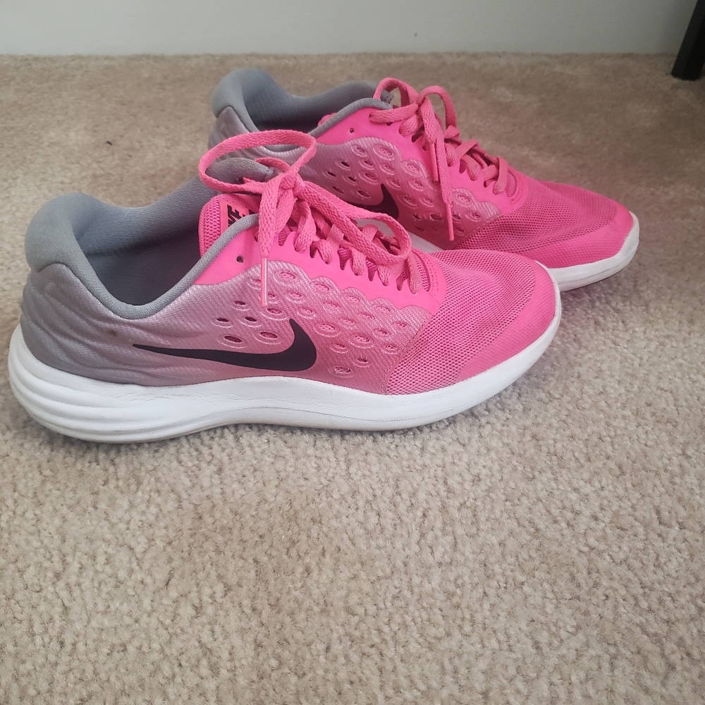 Nike Tennis shoes